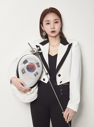 남현희 탈출 과정, '최강 칼잡이'가 어쩌다 가슴에 난도질당했나 - 뉴스 썸네일 이미지