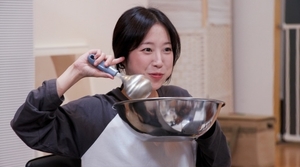 앳스타일 보도 이미지