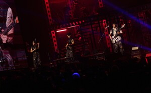 루시, 서울·부산 다 뒤집었다...'LUCID LINE'으로 떼창 폭발 - 뉴스 썸네일 이미지