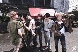 'FIRST:DELIVERY' 배송 완료 임박...데일리:디렉션, 데뷔 시동 건다 - 뉴스 썸네일 이미지