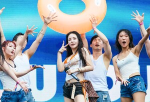 브브걸 떠난 남유정, '첫 워터밤'인데 리메이크만 줄줄이 - 뉴스 썸네일 이미지