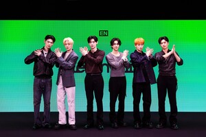 엔하이픈, 계단 끝에 결국 정상 있었다...美 '빌보드 200' 1위 - 뉴스 썸네일 이미지